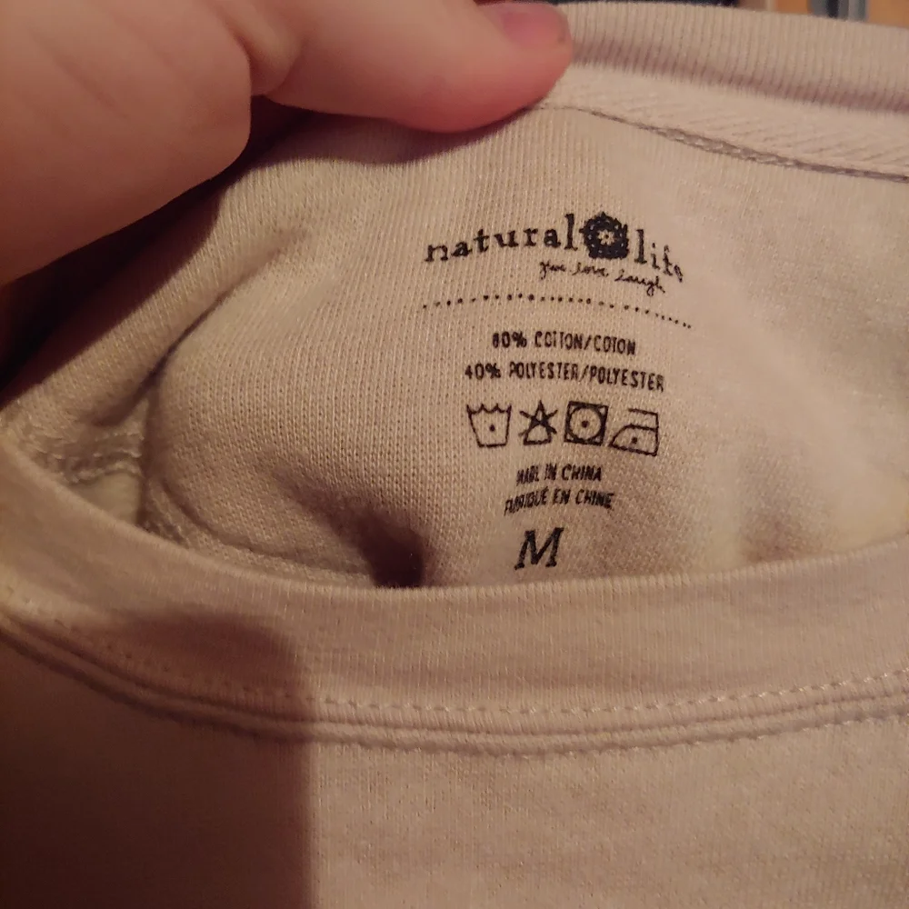 HP •Natural Life • Cute VSCO Women's Tan Crewneck Daisy Pocket Sweatshirt Medium - Picture 15 of 16
